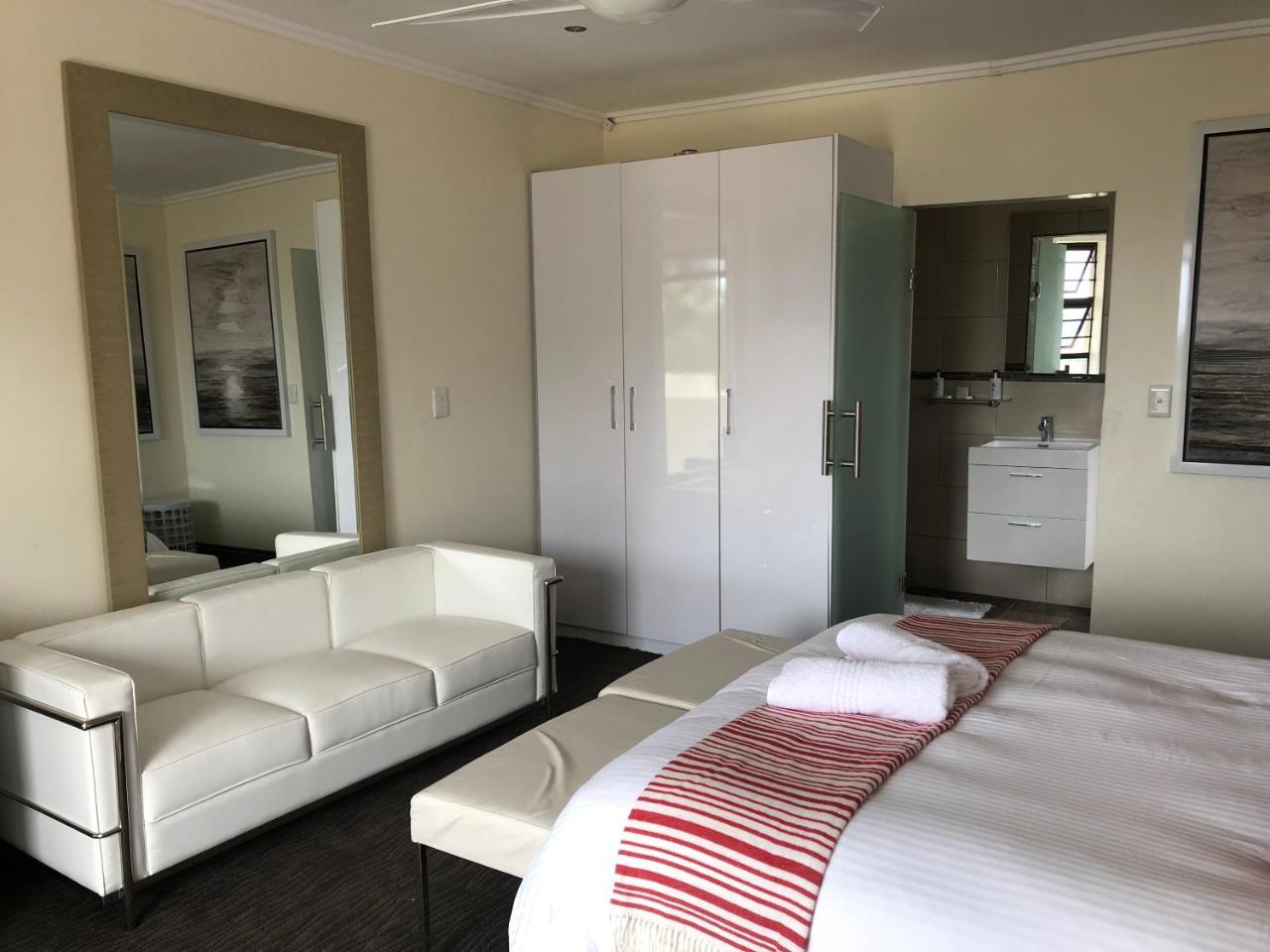 Coral Beach Bed & Breakfast East London Buitenkant foto