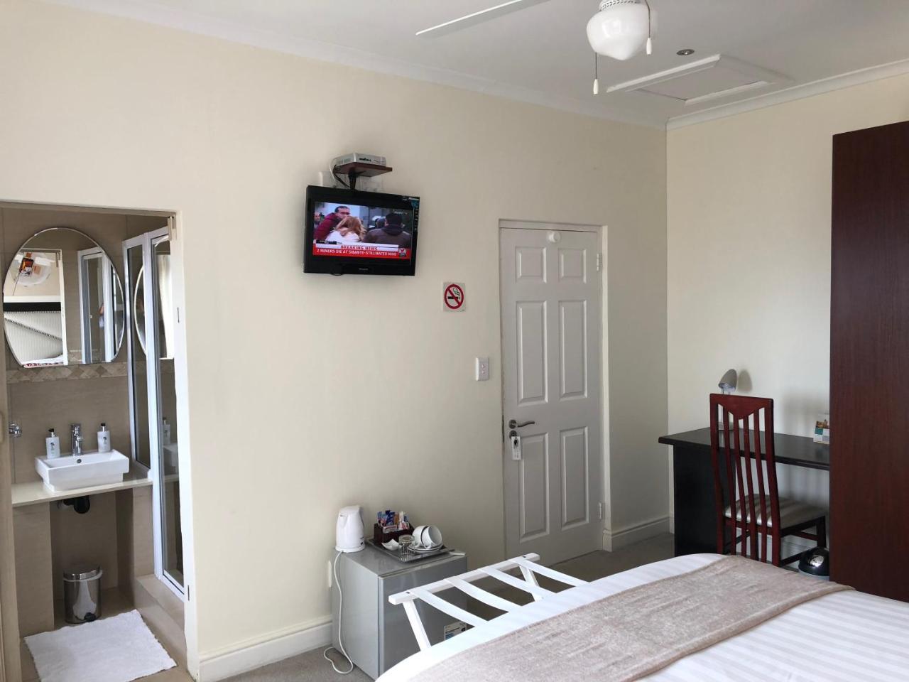 Coral Beach Bed & Breakfast East London Buitenkant foto